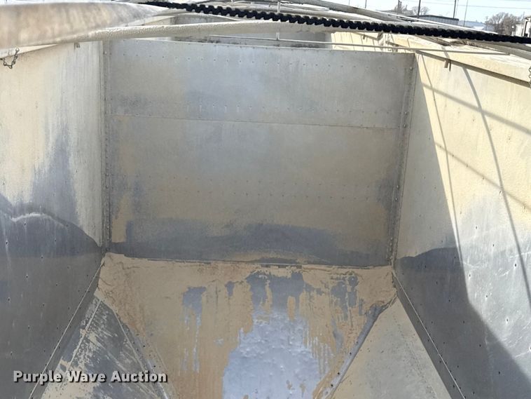 image for item EP2731 2006 Timpte grain trailer