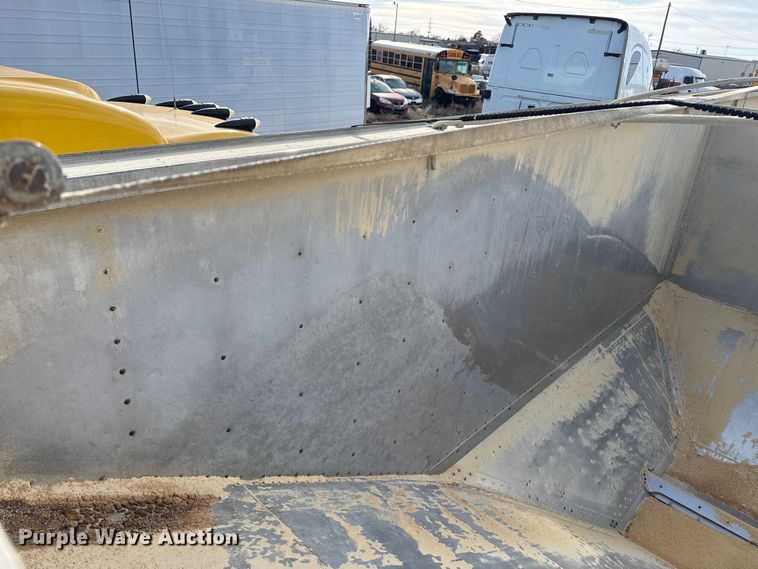 image for item EP2731 2006 Timpte grain trailer