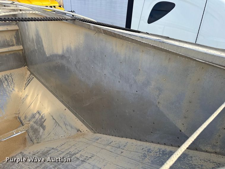 image for item EP2731 2006 Timpte grain trailer