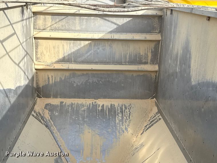 image for item EP2731 2006 Timpte grain trailer