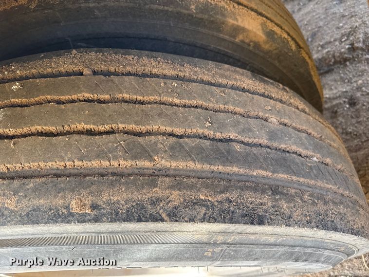 image for item EP2731 2006 Timpte grain trailer