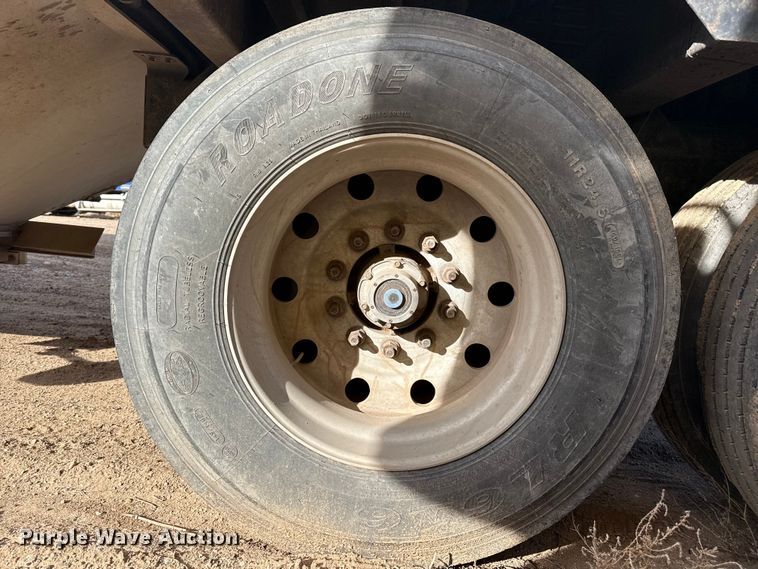 image for item EP2731 2006 Timpte grain trailer