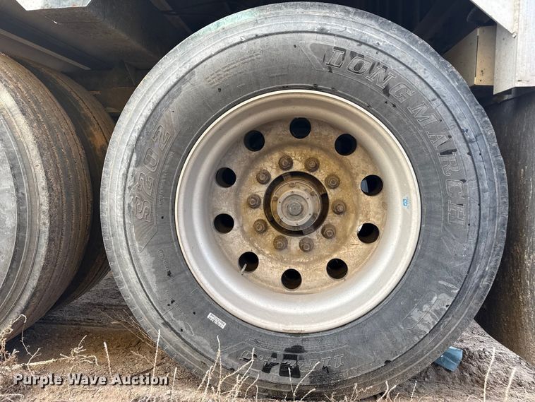 image for item EP2731 2006 Timpte grain trailer