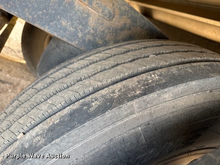 image for item EP2731 2006 Timpte grain trailer