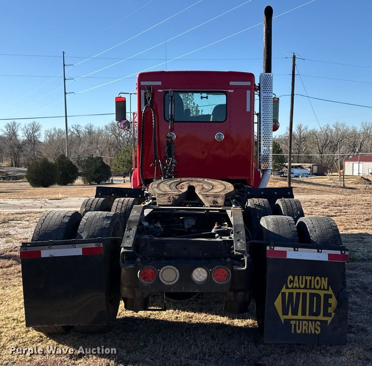 image for item EP2732 2011 Kenworth T800 semi truck