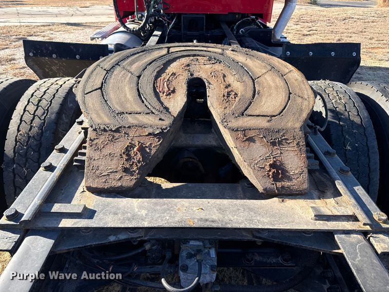 image for item EP2732 2011 Kenworth T800 semi truck