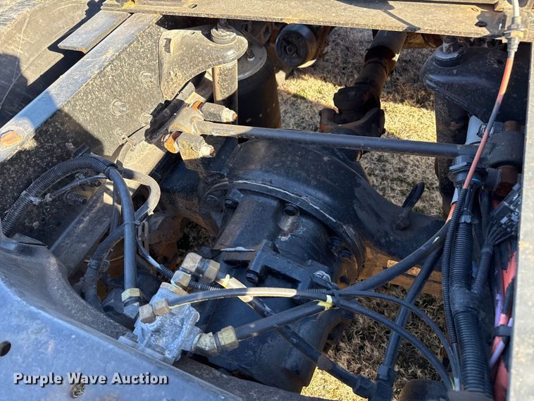 image for item EP2732 2011 Kenworth T800 semi truck