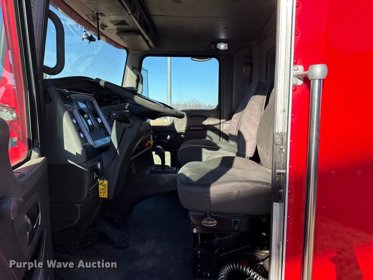 image for item EP2732 2011 Kenworth T800 semi truck