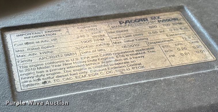 image for item EP2732 2011 Kenworth T800 semi truck