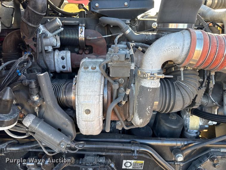 image for item EP2732 2011 Kenworth T800 semi truck