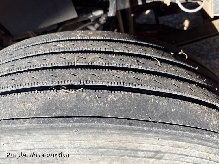 image for item EP2732 2011 Kenworth T800 semi truck