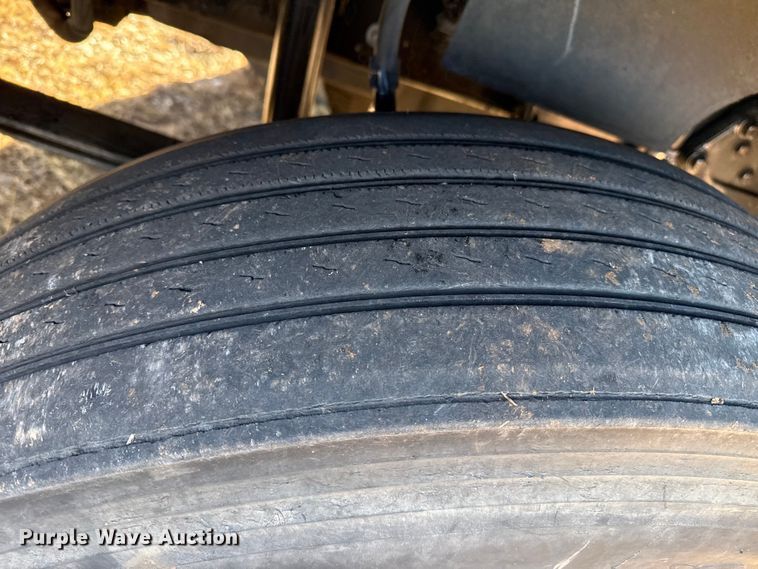 image for item EP2732 2011 Kenworth T800 semi truck