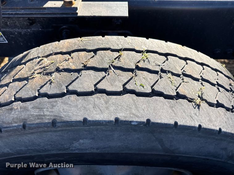 image for item EP2732 2011 Kenworth T800 semi truck