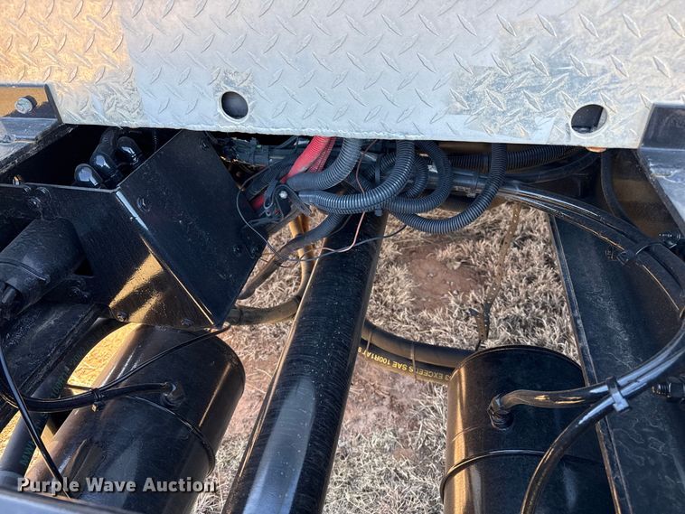 image for item EP2733 2012 Kenworth T40 truck cab and chassis