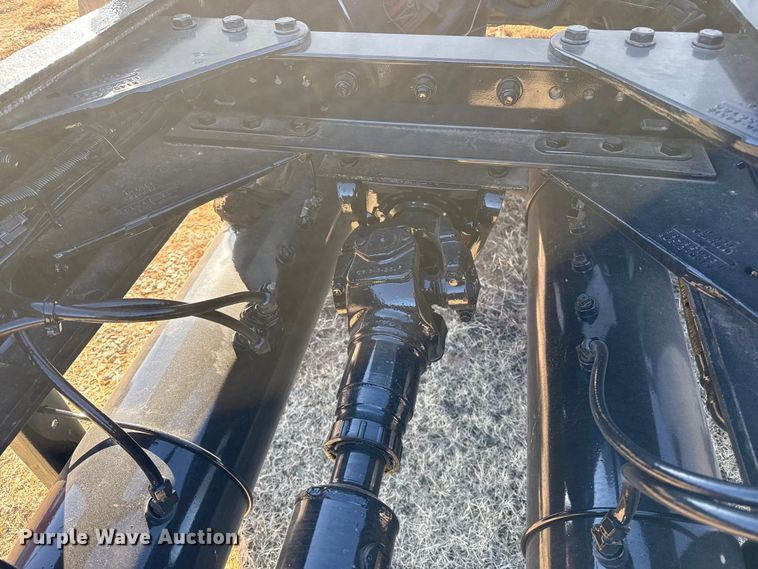 image for item EP2733 2012 Kenworth T40 truck cab and chassis