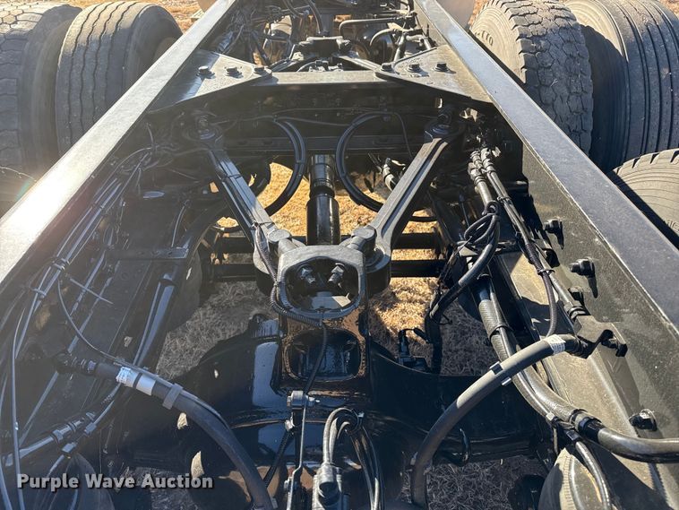 image for item EP2733 2012 Kenworth T40 truck cab and chassis