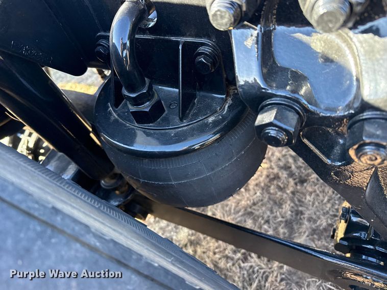 image for item EP2733 2012 Kenworth T40 truck cab and chassis