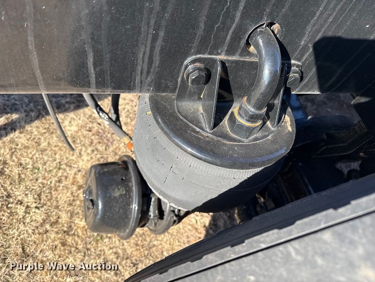 image for item EP2733 2012 Kenworth T40 truck cab and chassis