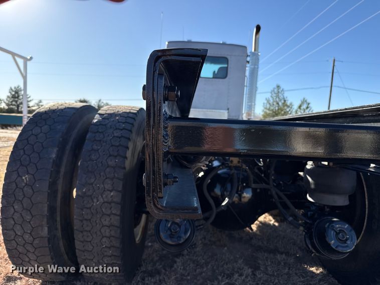 image for item EP2733 2012 Kenworth T40 truck cab and chassis