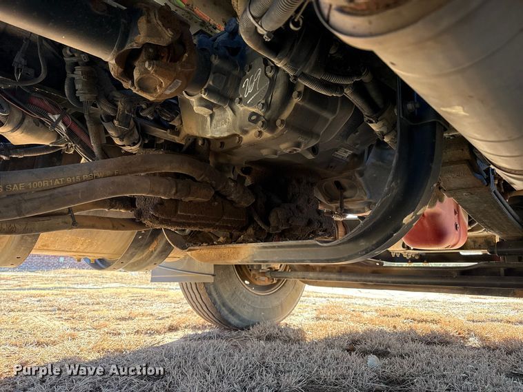 image for item EP2733 2012 Kenworth T40 truck cab and chassis