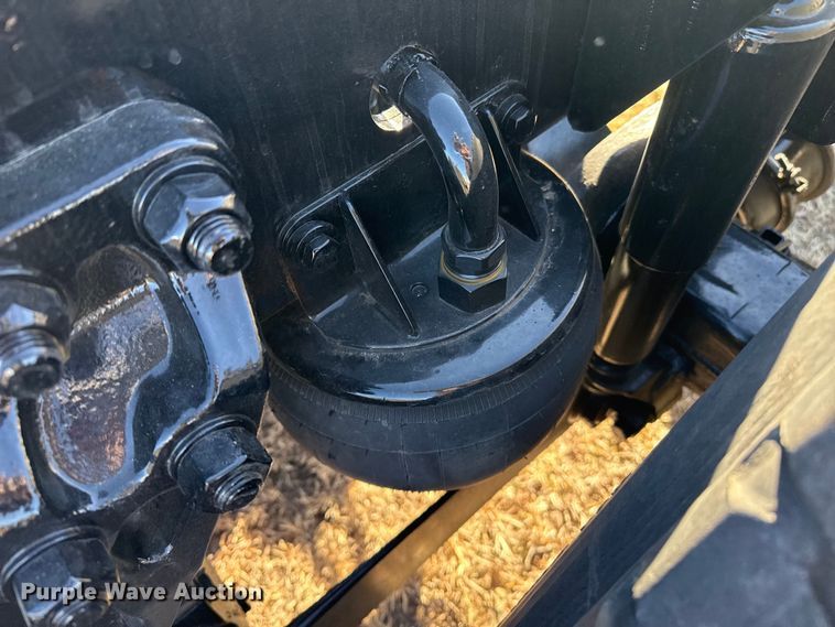 image for item EP2733 2012 Kenworth T40 truck cab and chassis