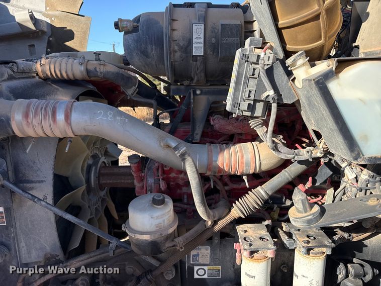 image for item EP2733 2012 Kenworth T40 truck cab and chassis