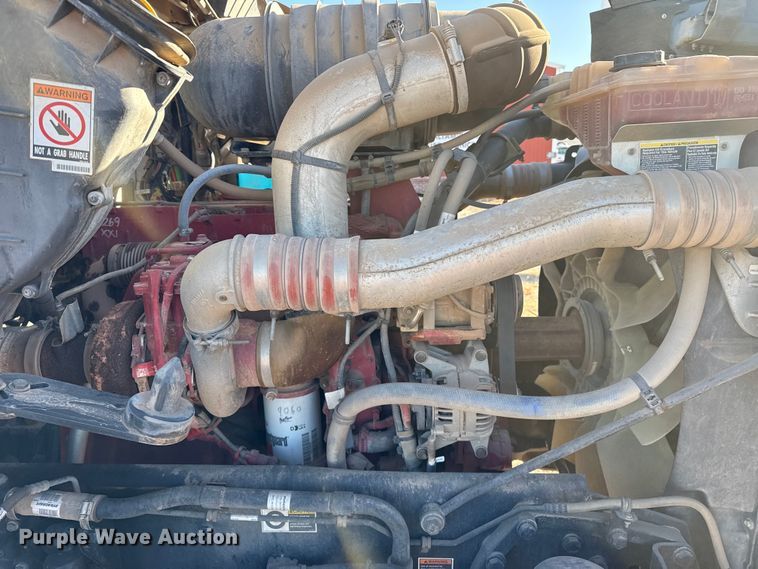 image for item EP2733 2012 Kenworth T40 truck cab and chassis