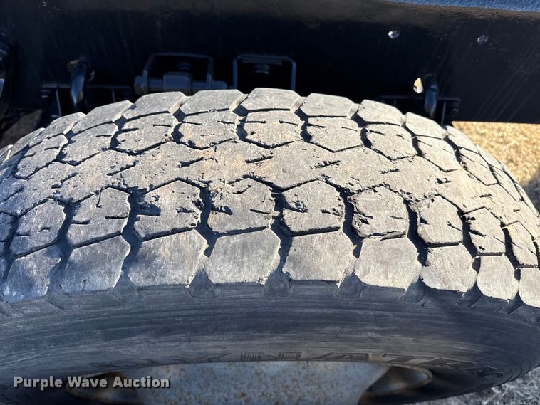 image for item EP2733 2012 Kenworth T40 truck cab and chassis