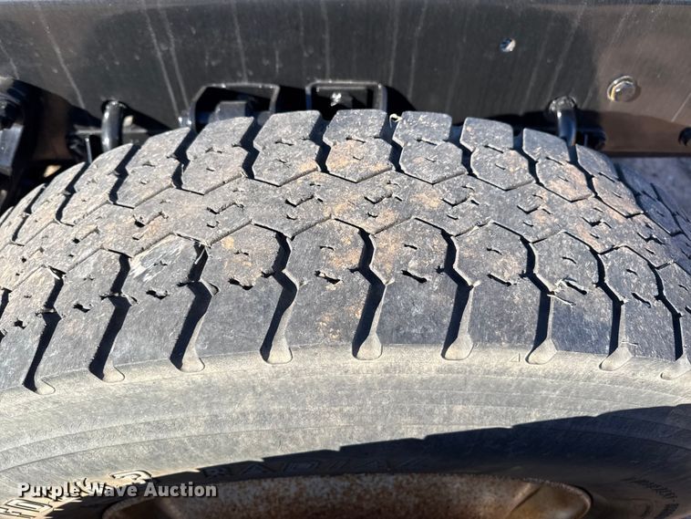 image for item EP2733 2012 Kenworth T40 truck cab and chassis