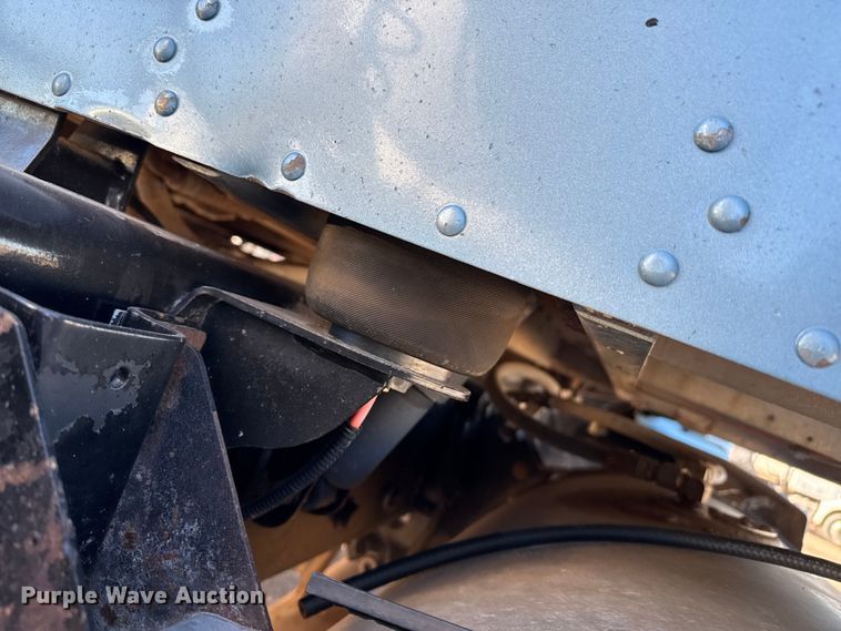 image for item EP2755 2013 Kenworth T660 semi truck