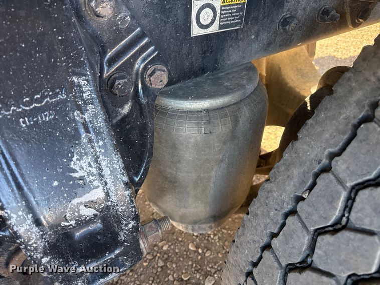 image for item EP2755 2013 Kenworth T660 semi truck