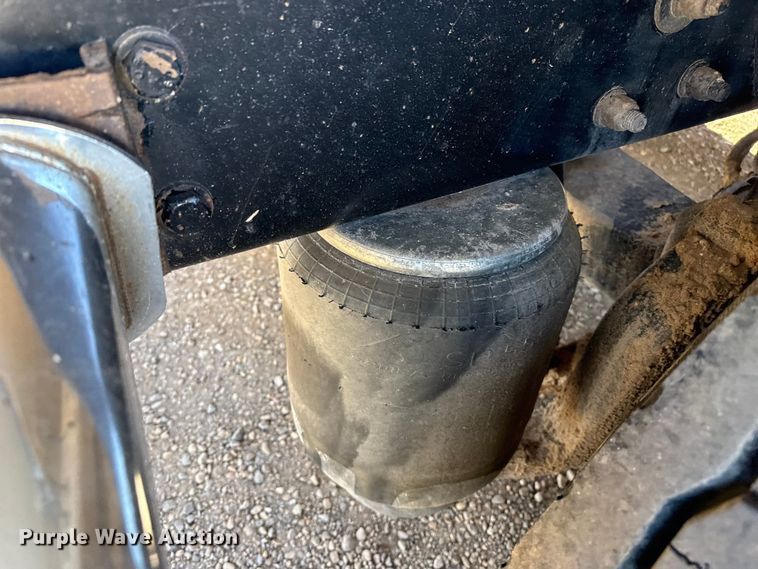 image for item EP2755 2013 Kenworth T660 semi truck