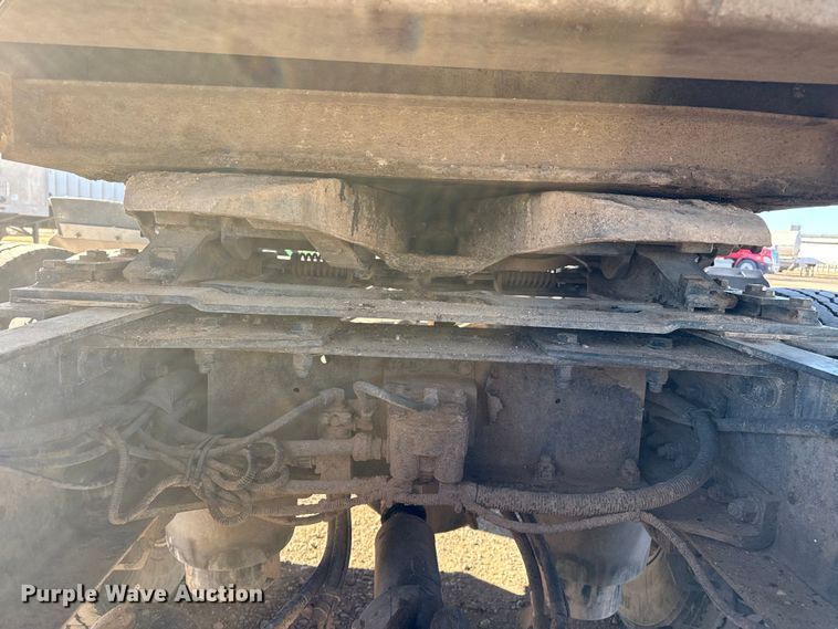 image for item EP2755 2013 Kenworth T660 semi truck