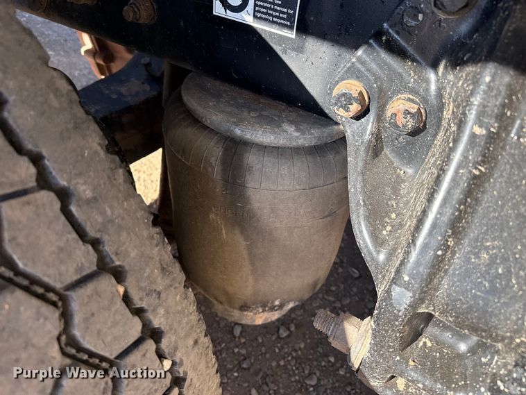 image for item EP2755 2013 Kenworth T660 semi truck