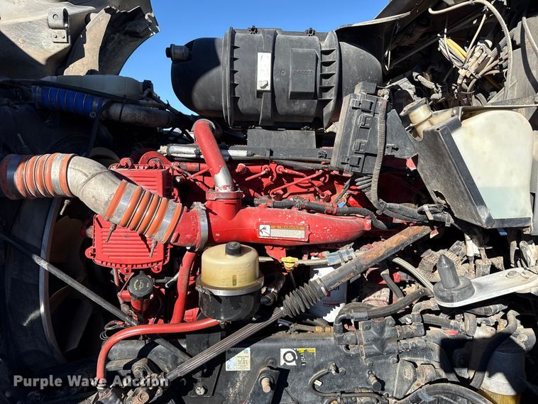 image for item EP2755 2013 Kenworth T660 semi truck