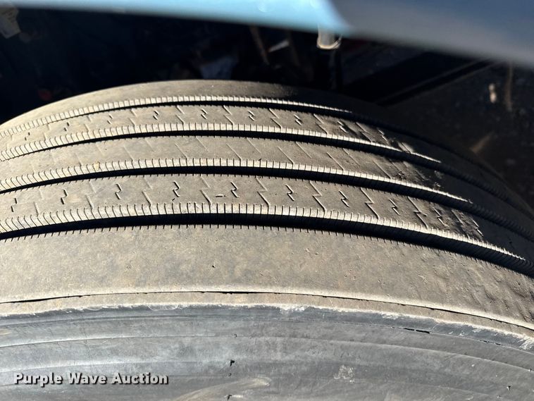 image for item EP2755 2013 Kenworth T660 semi truck