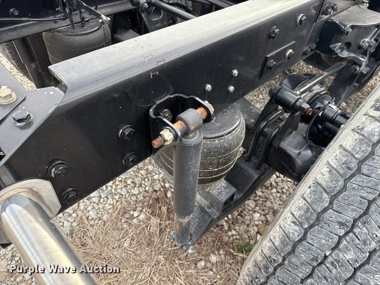 image for item ES5508 2020 Kenworth T680 semi truck