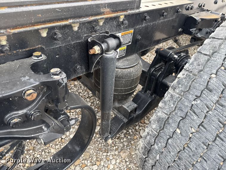 image for item ES5508 2020 Kenworth T680 semi truck