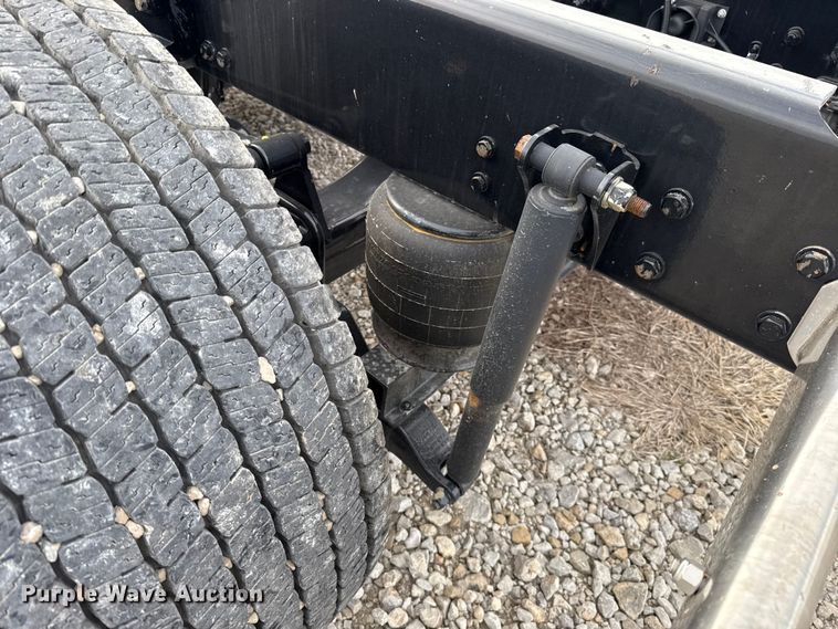 image for item ES5508 2020 Kenworth T680 semi truck