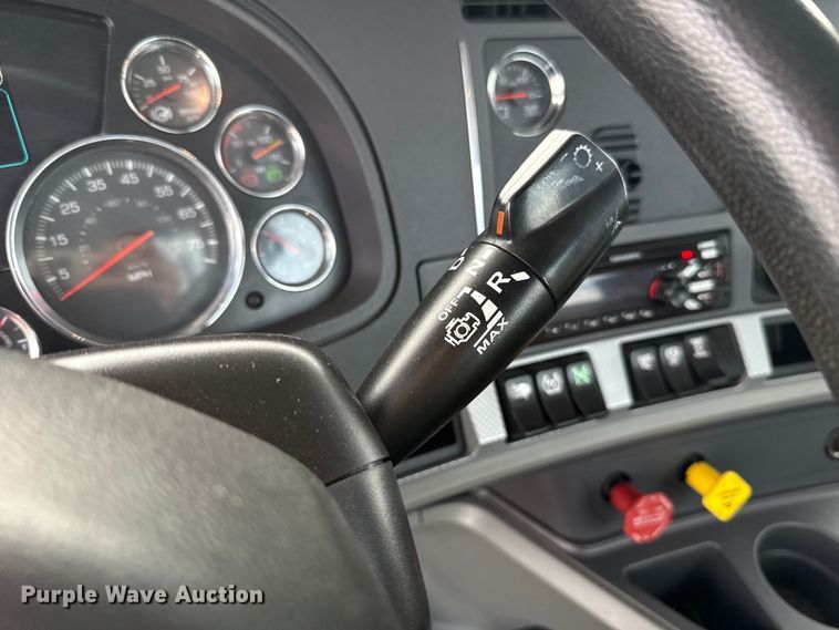 image for item ES5508 2020 Kenworth T680 semi truck