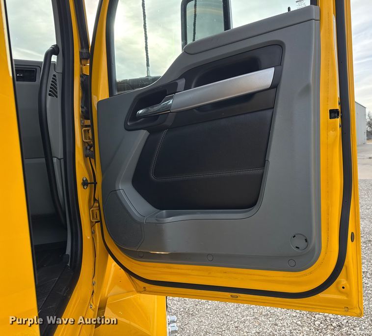 image for item ES5508 2020 Kenworth T680 semi truck