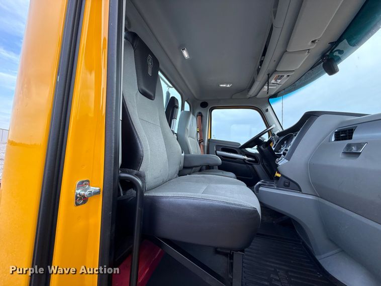 image for item ES5508 2020 Kenworth T680 semi truck