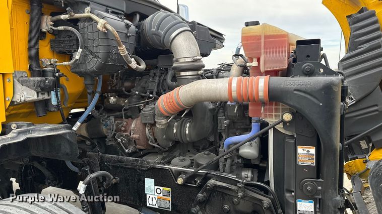 image for item ES5508 2020 Kenworth T680 semi truck