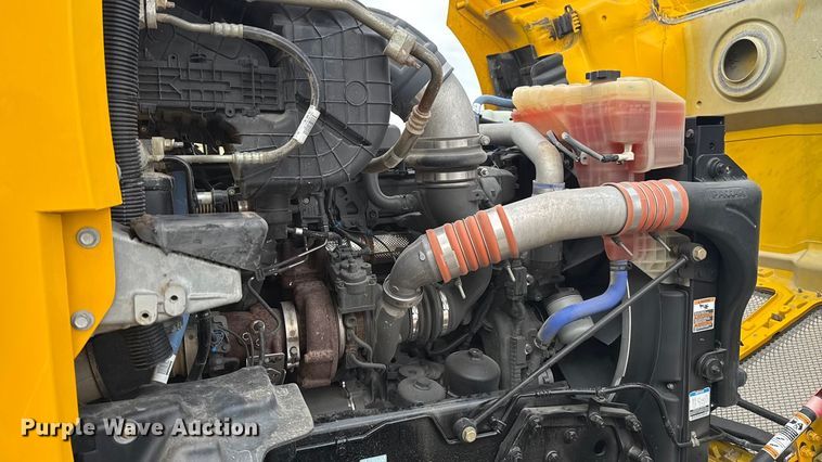 image for item ES5508 2020 Kenworth T680 semi truck