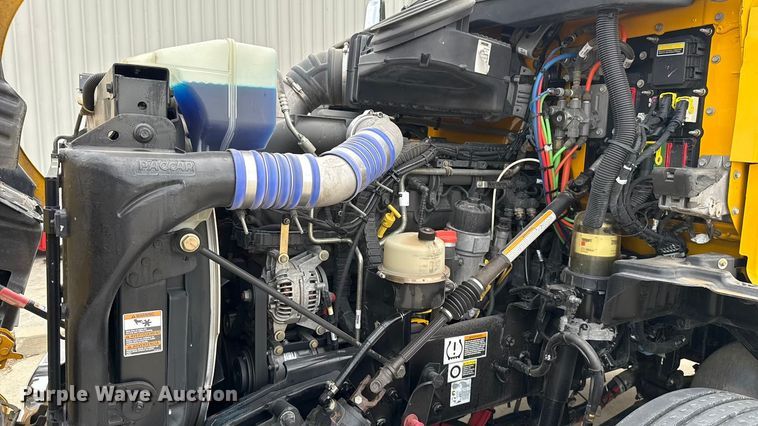 image for item ES5508 2020 Kenworth T680 semi truck