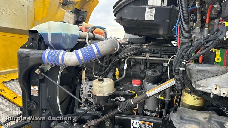 image for item ES5508 2020 Kenworth T680 semi truck