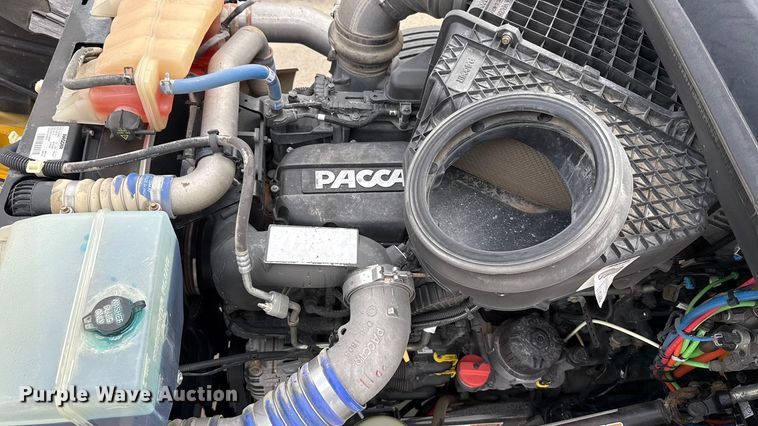 image for item ES5508 2020 Kenworth T680 semi truck