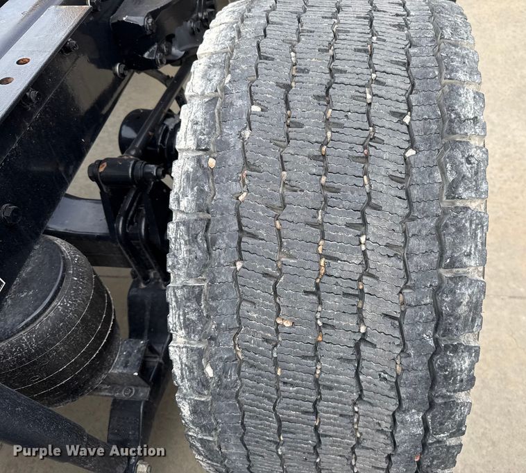 image for item ES5508 2020 Kenworth T680 semi truck