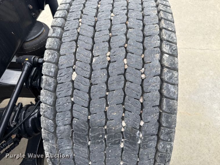 image for item ES5508 2020 Kenworth T680 semi truck