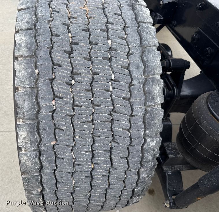 image for item ES5508 2020 Kenworth T680 semi truck